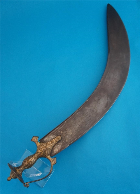 这是一柄来自18世纪印度的乌兹钢弯刀